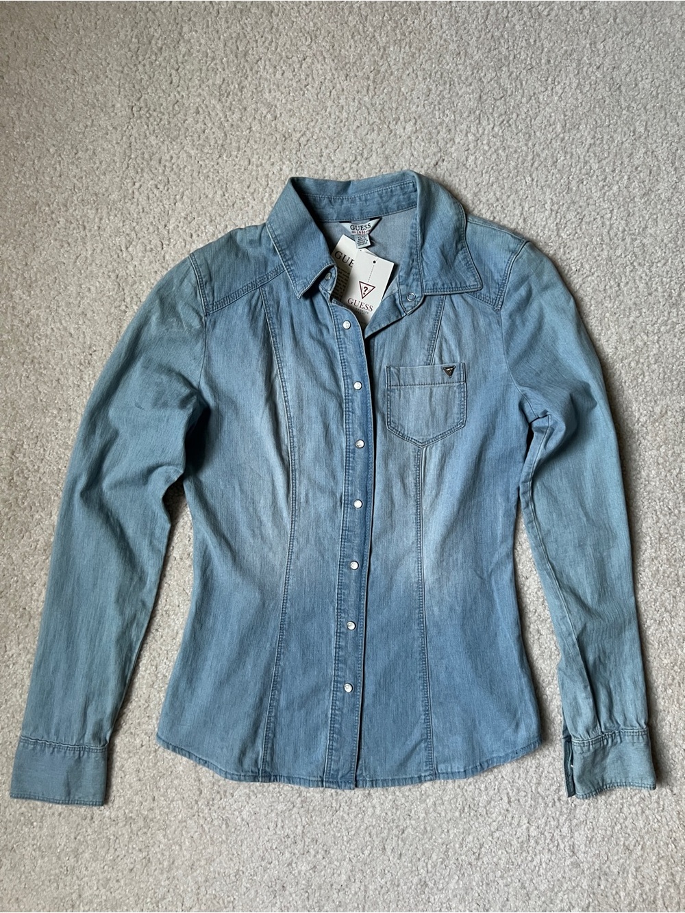GUESS Women's Kya Light Wash Denim Blue Shirt Long Sleeve Size XS Button Up NWT